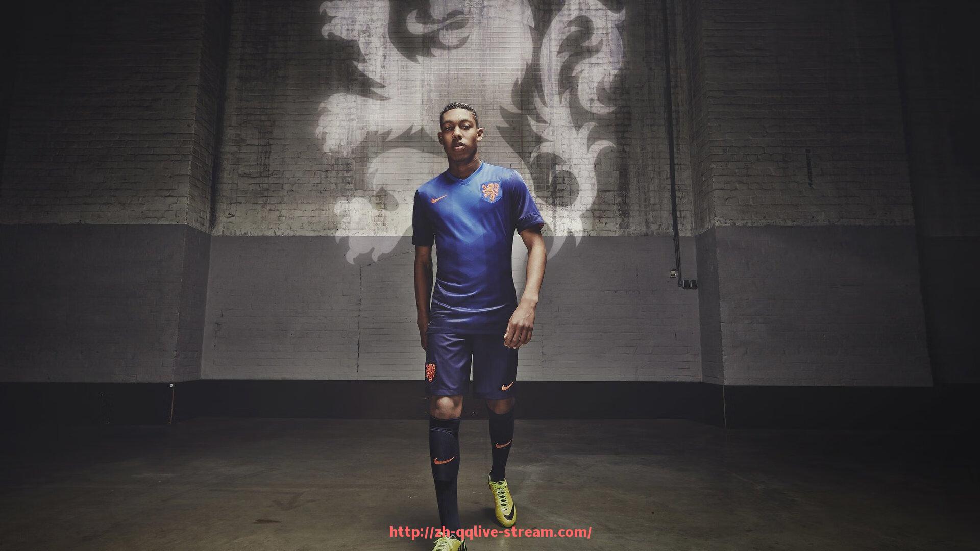 企鹅直播-户外健身器材中常见的单双杠种类与玩法